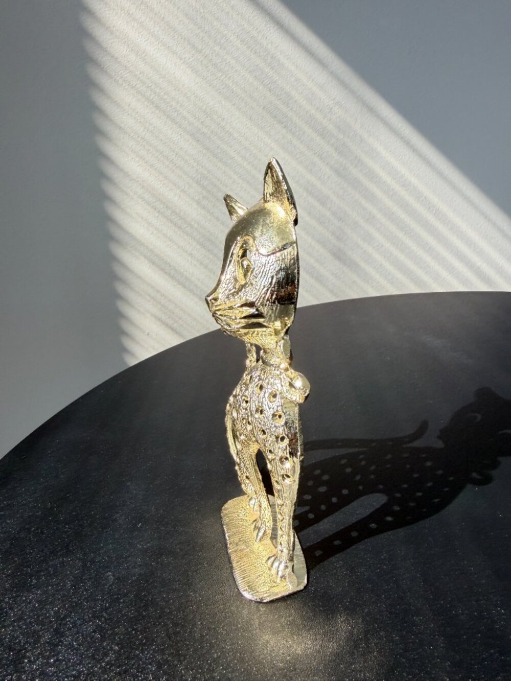 2/$50 🌸 Vintage Torino Gold Tone Cat Earring Holder – Metal Jewelry Stand - Picture 5 of 7